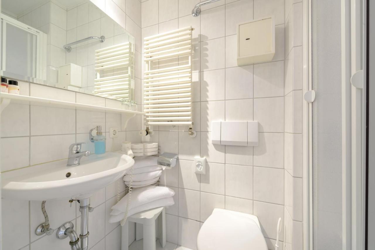 Hotel "Malerwinkel" Gmbh Seeon-Seebruck Room photo