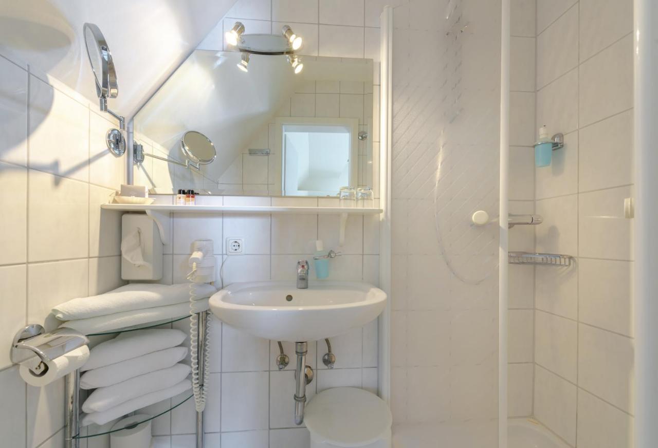 Hotel "Malerwinkel" Gmbh Seeon-Seebruck Room photo