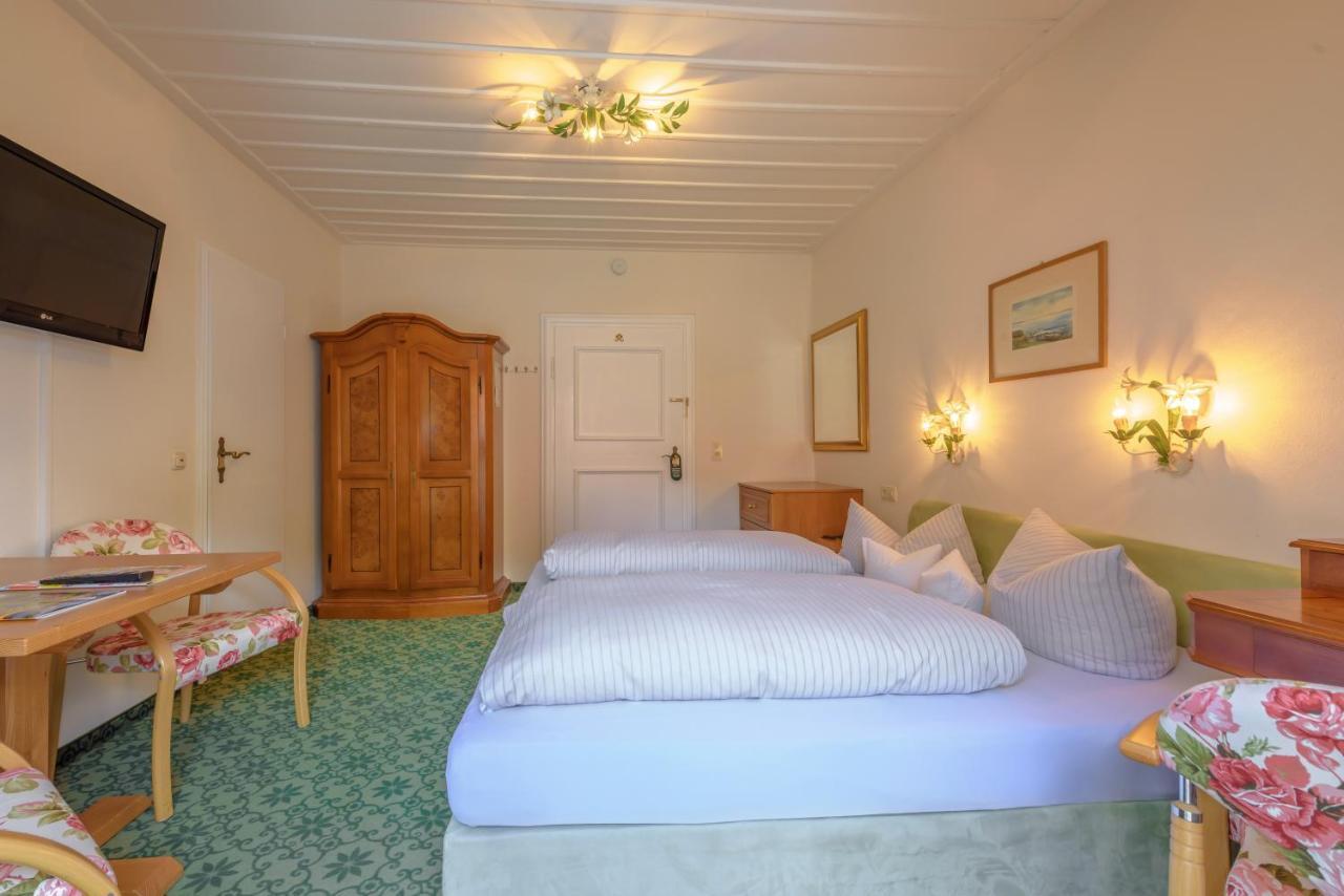 Hotel "Malerwinkel" Gmbh Seeon-Seebruck Room photo