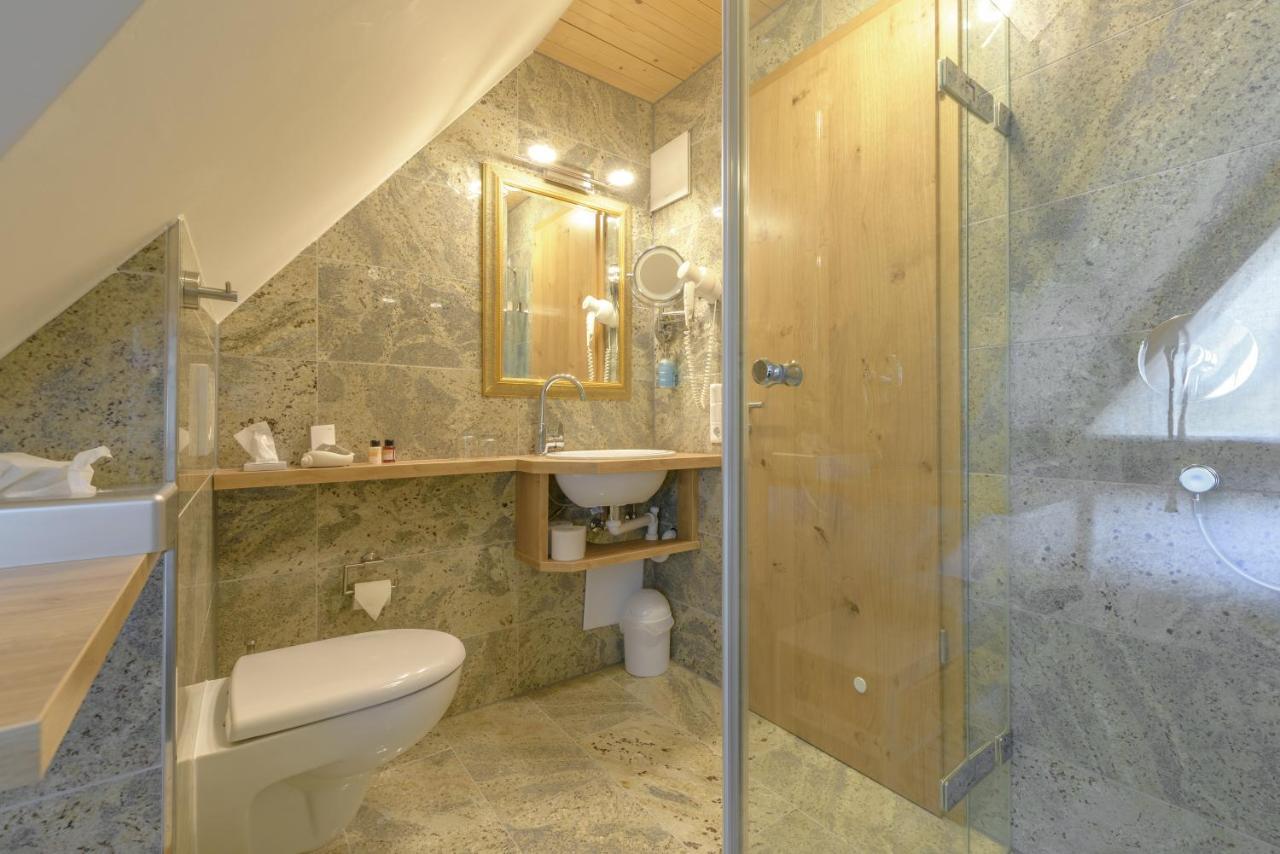 Hotel "Malerwinkel" Gmbh Seeon-Seebruck Room photo