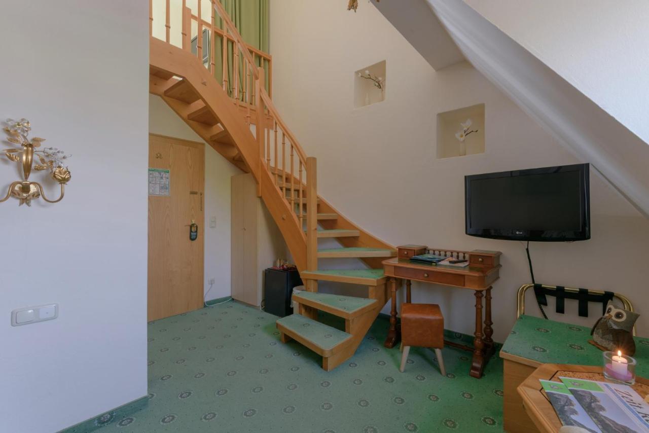 Hotel "Malerwinkel" Gmbh Seeon-Seebruck Room photo
